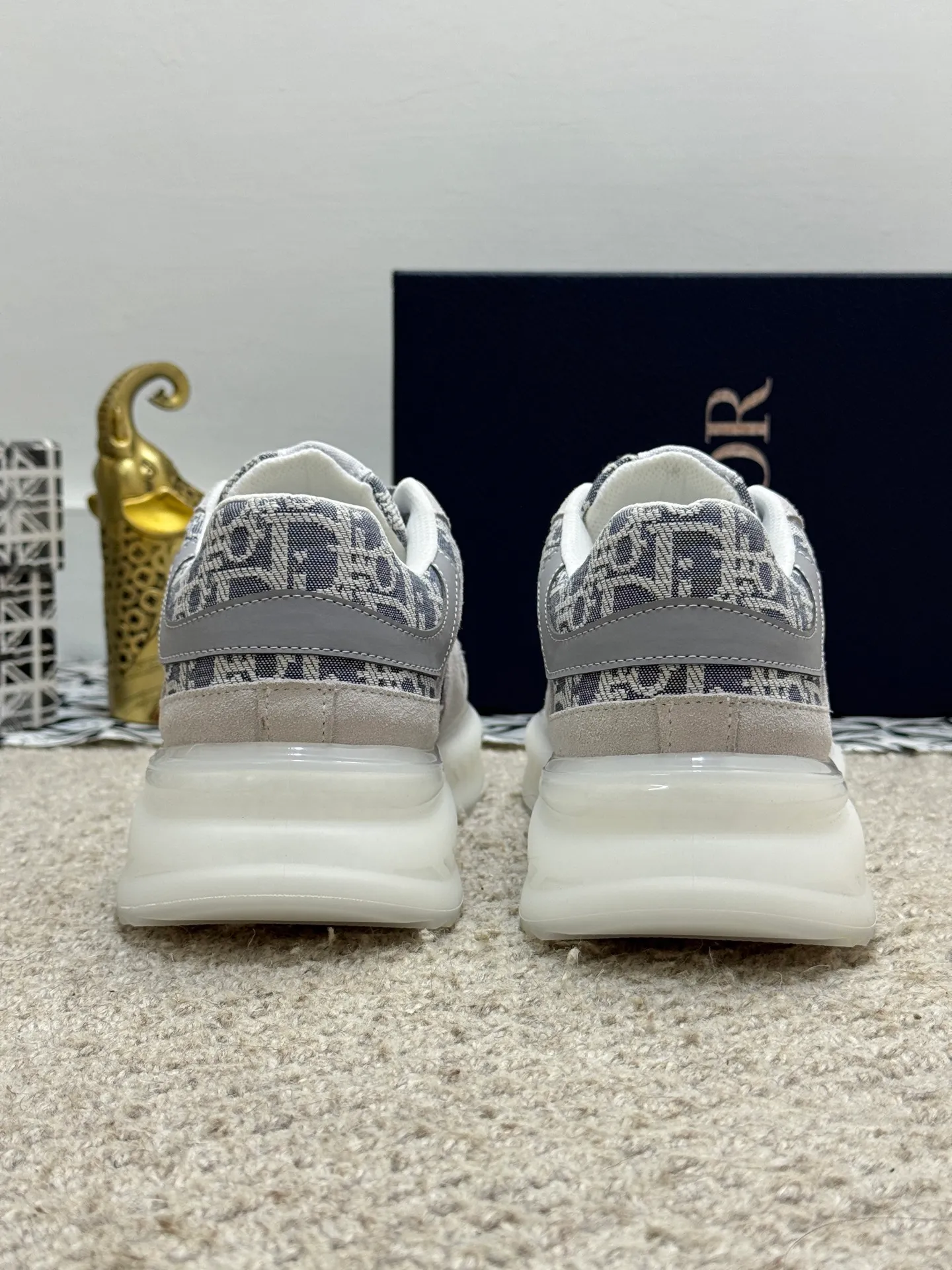 Men's men's shoes 💰440 [New model] 🐞🐞Top original - Dior 🆕 Low-top B02 casual sports shoes, carefully made of first-layer cowhide with canvas, comfortable and breathable ~ rubber soles, enhance style. Fashionable and versatile, it can complement any look. Featuring an exquisite design that is uniquely dynamic and modern, this shoe is part of Dior's legacy and embodies modern elegance. Size: 38-44 (45 customized